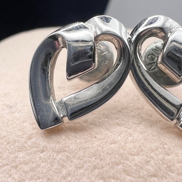 Vintage Monet Filigree silver tone pendant chain and earrings - Picture 11 of 12